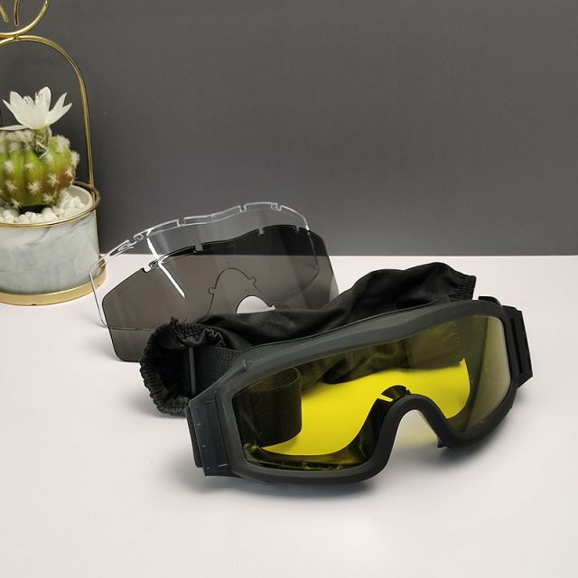 Oakleys Ski Goggles with Black Frame and 3 Interchangeable Lenses